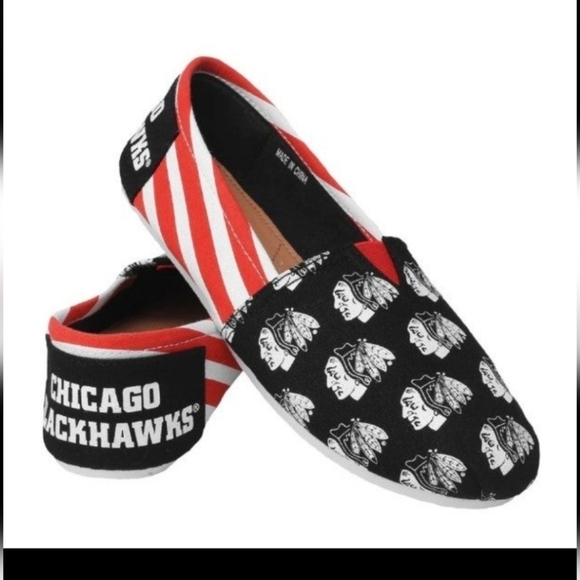 NWT Women's Chicago Blackhawks canvas shoes - Picture 1 of 9